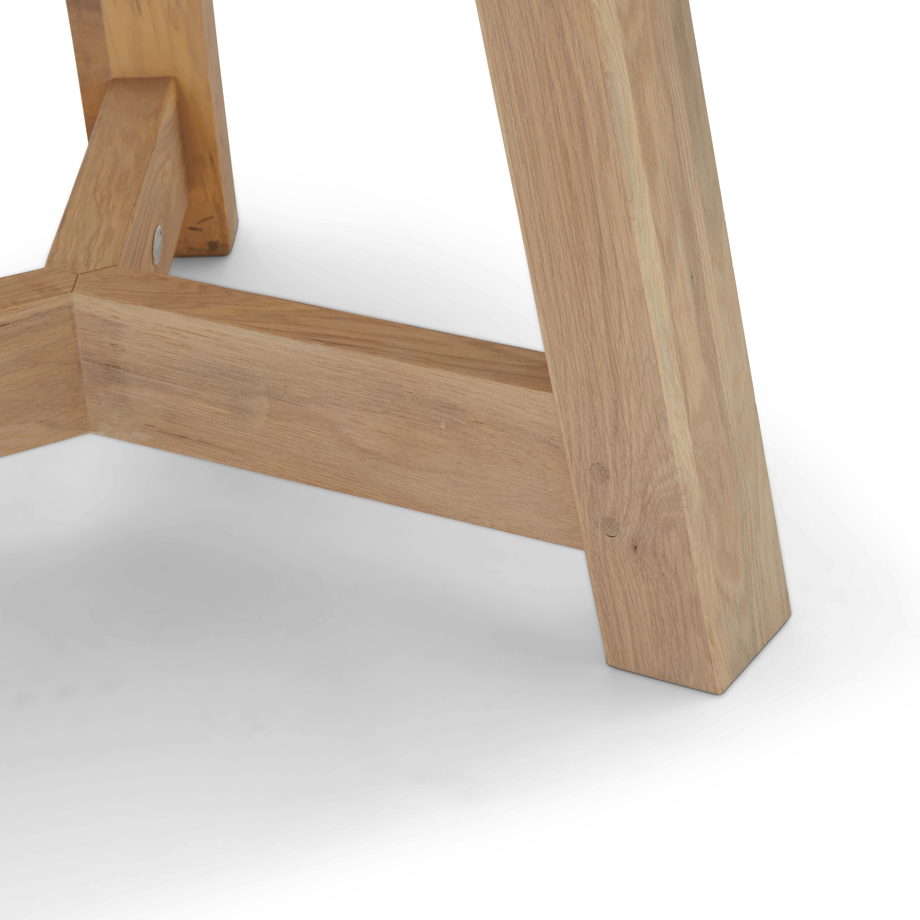Arundel 6 Seater Round Oak Dining Table - Image 4