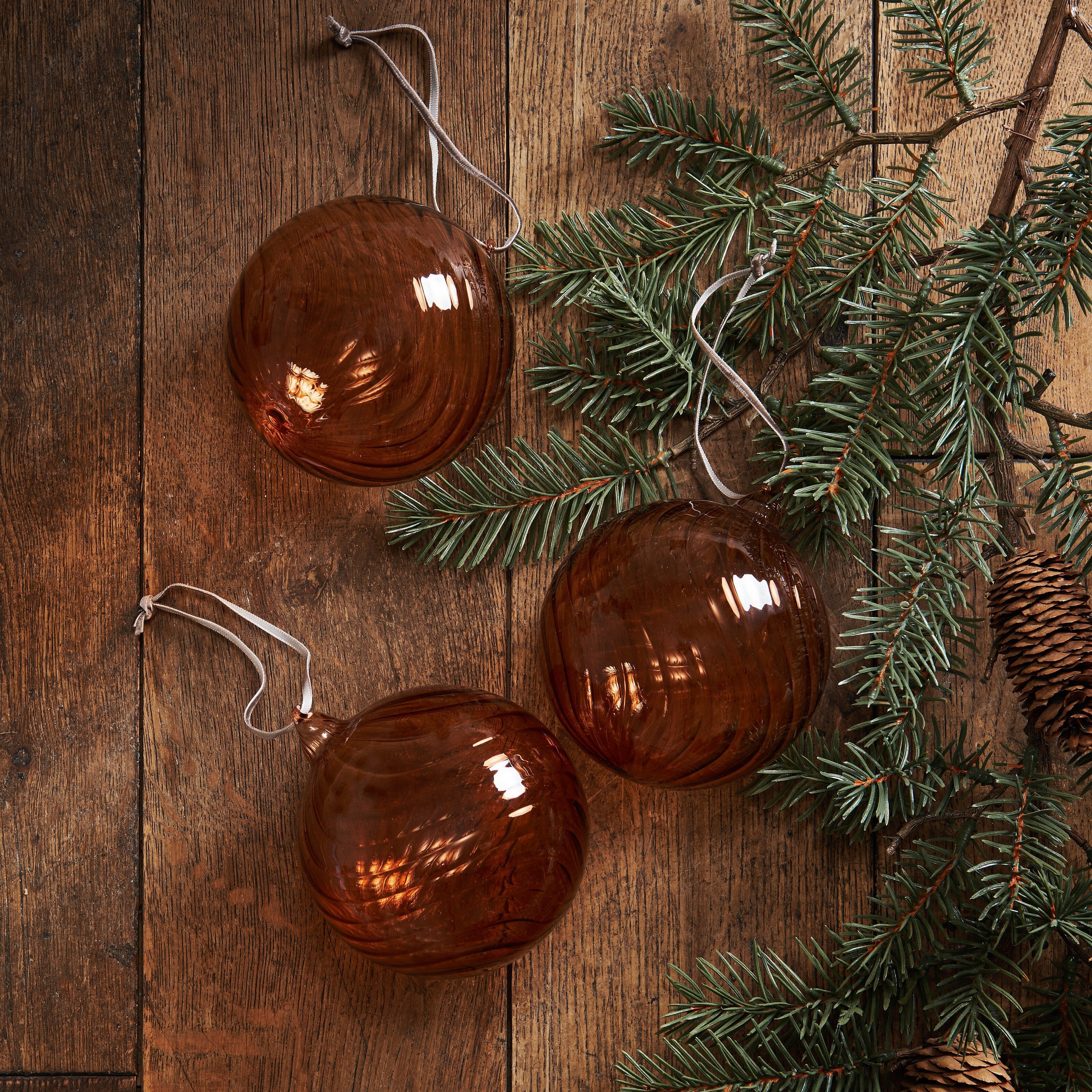 Avery Large Glass Bauble, Apricot - Set of 3 - Image 4
