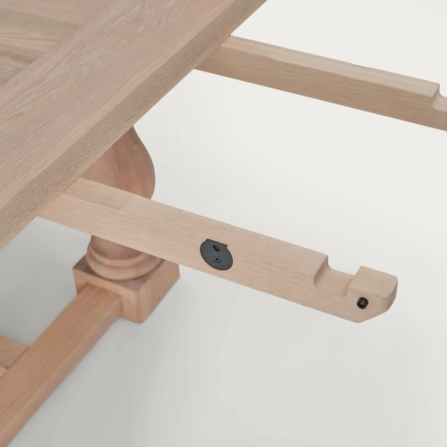 Balmoral 6-10 Seater Extendable Oak Dining Table - Image 6