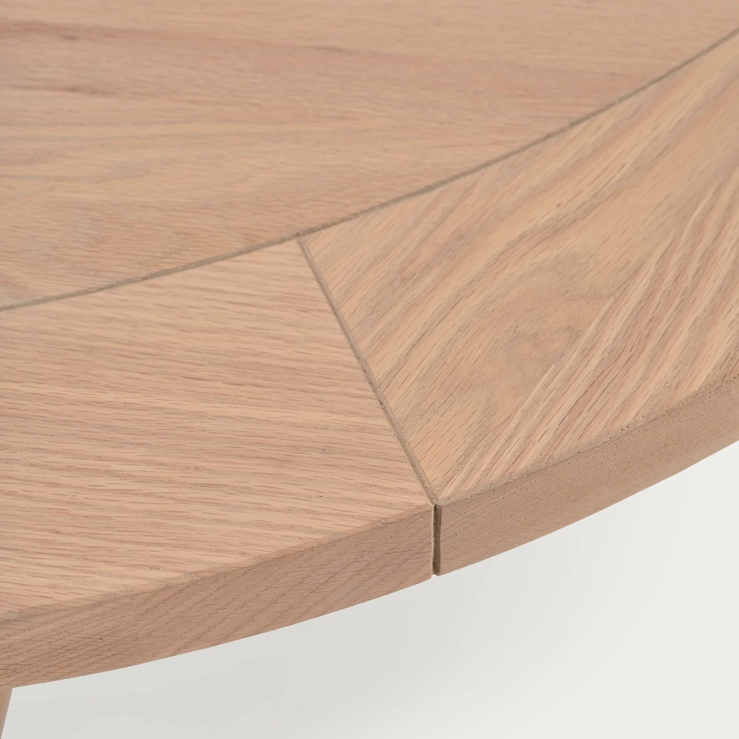 Battersea 6 Seater Round Oak Dining Table - Image 9