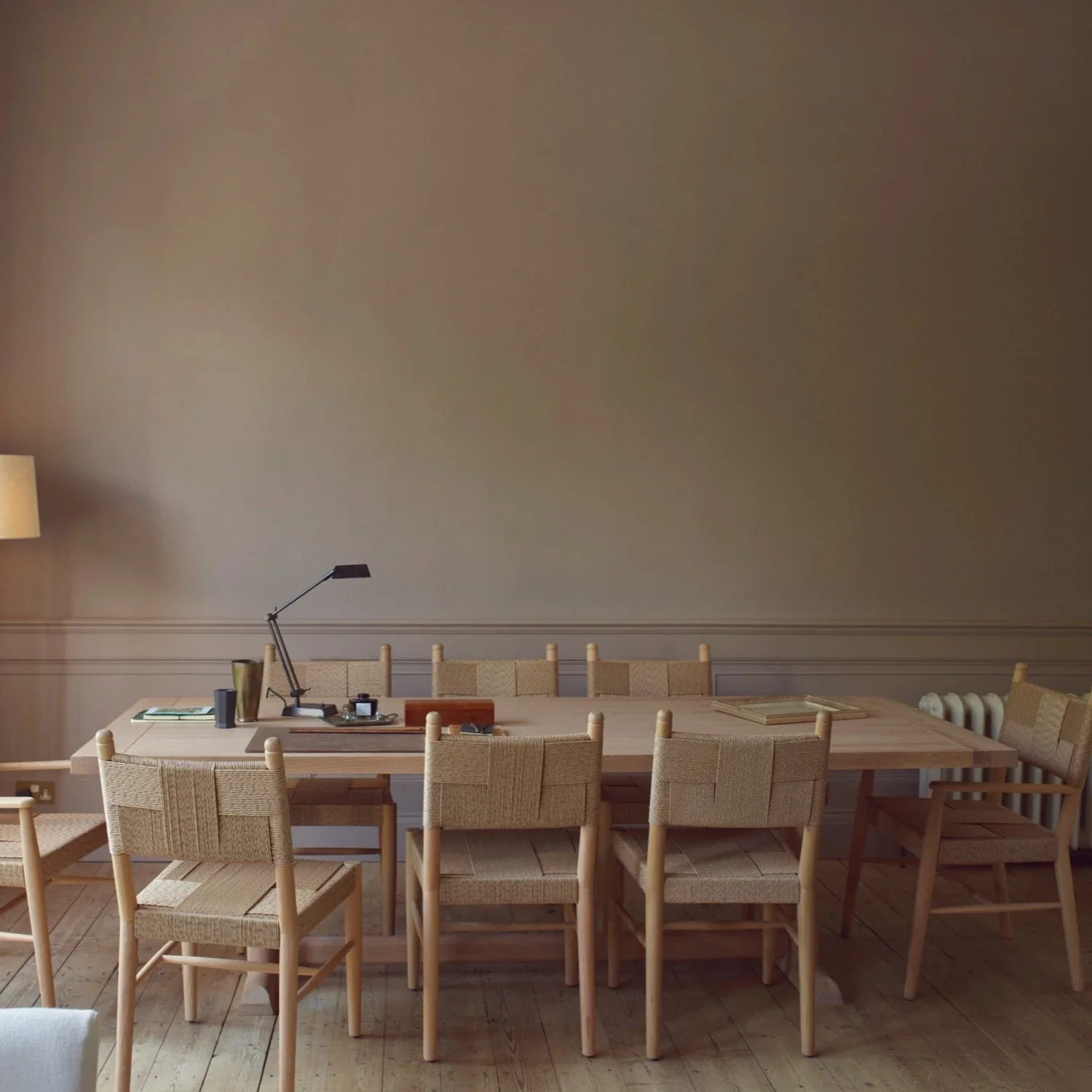 Battersea 8 Seater Oak Dining Table - Image 5
