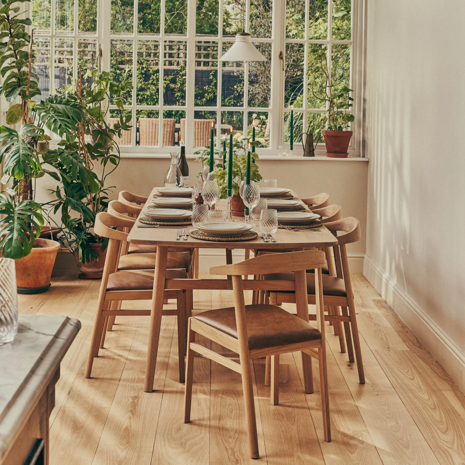 Borough 8 Seater Oak Dining Table - Image 9