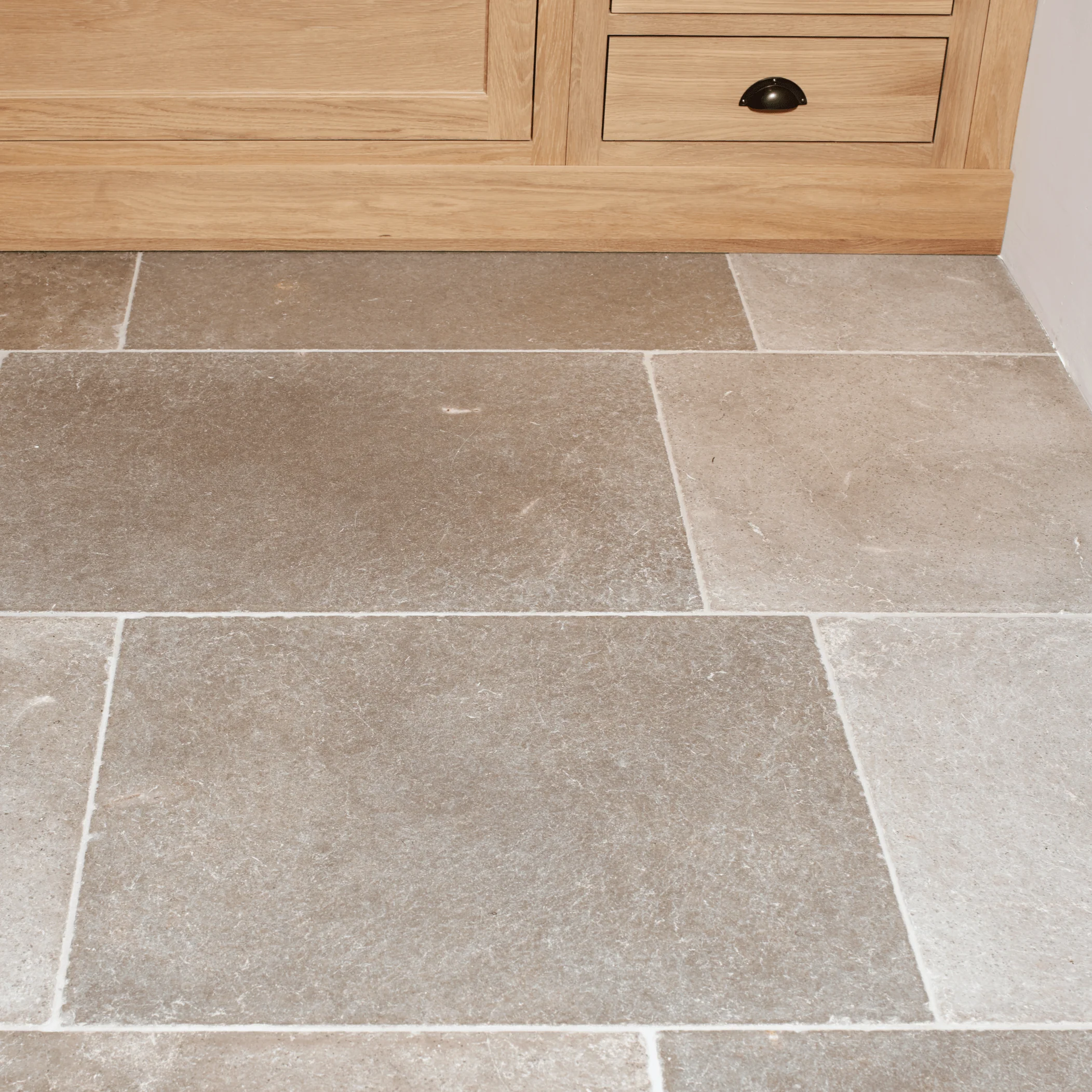 Branscombe Limestone Tiles 40x40cm - 1m2 - Image 3