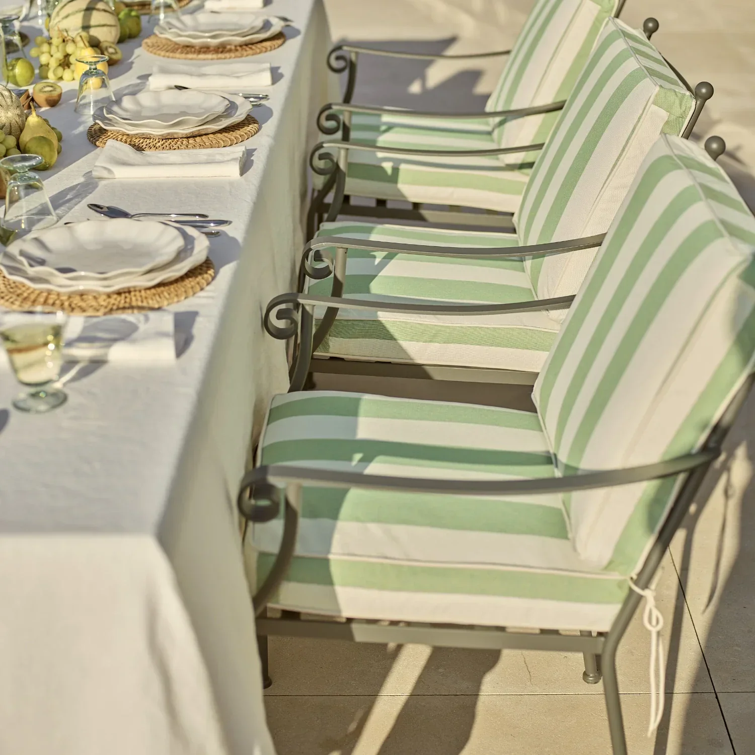 Cheltenham 10 Seater Metal Garden Dining Set with Granite Top, Green Stripe - Image 5
