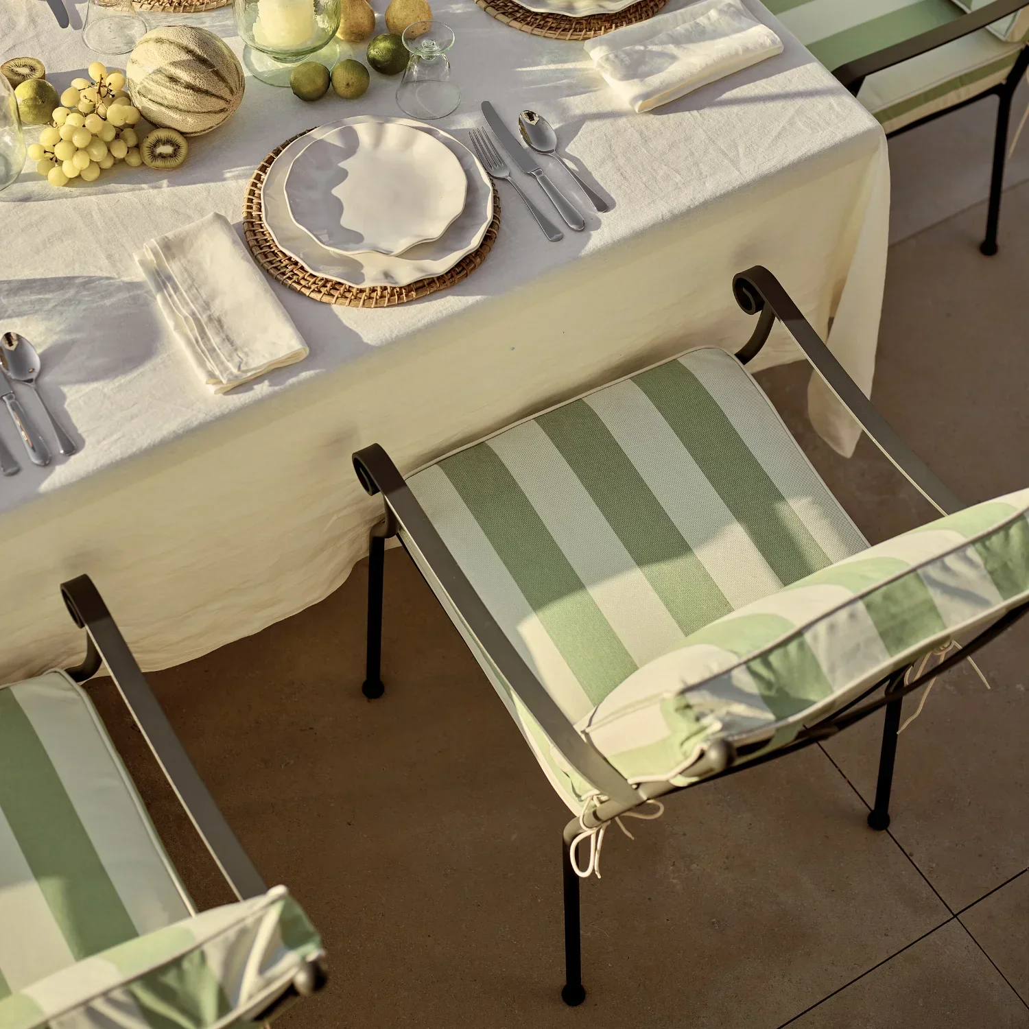 Cheltenham 10 Seater Metal Garden Dining Set with Granite Top, Green Stripe - Image 6