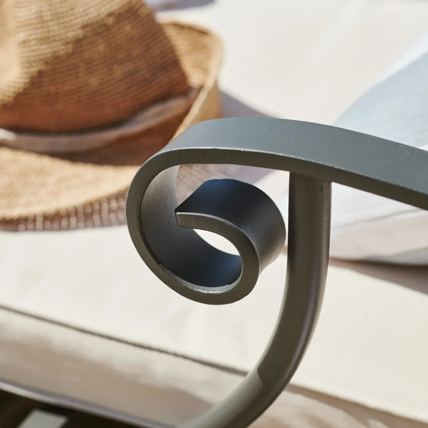 Cheltenham Metal Sun Lounger, Natural - Image 3