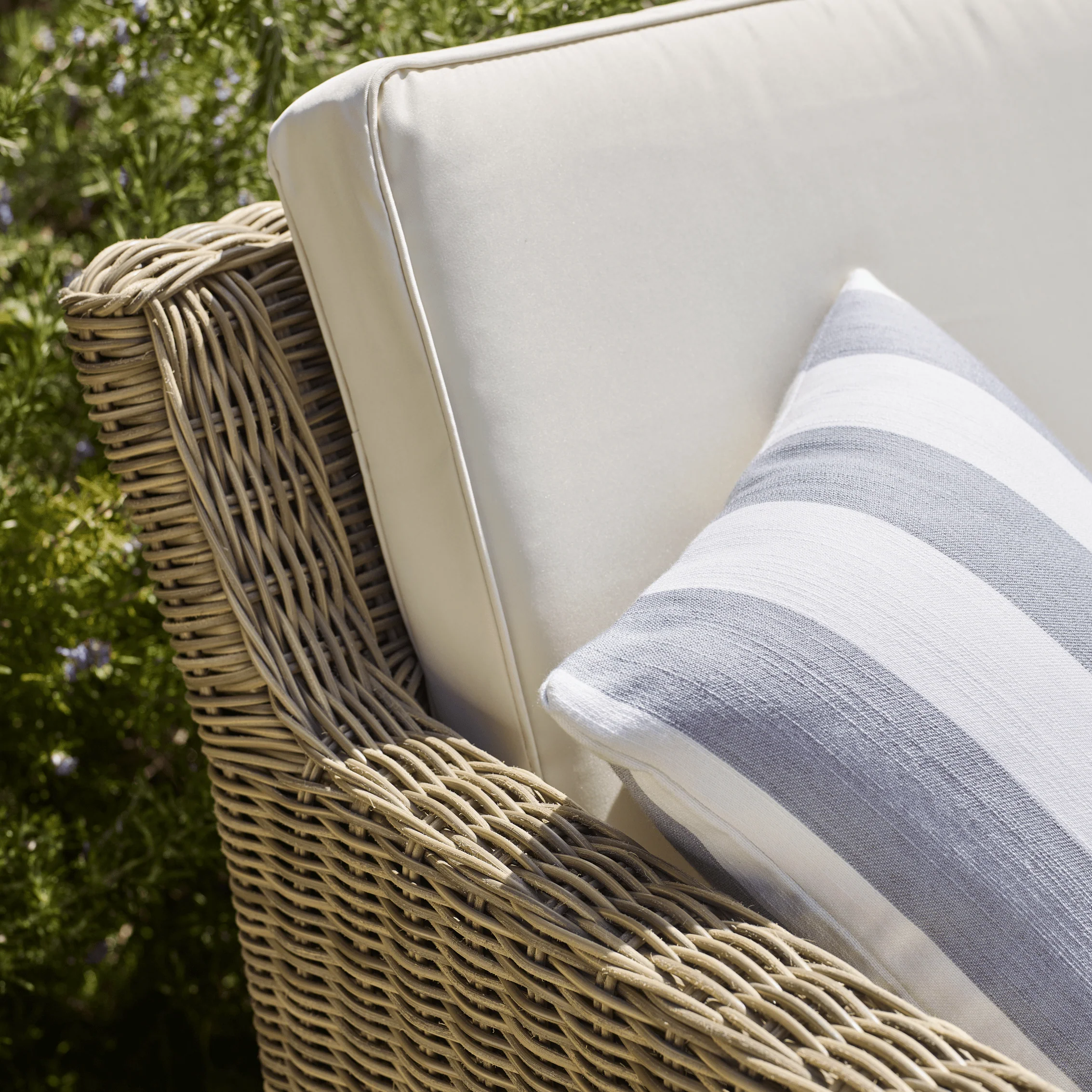 Compton Modular Wicker Garden Sofa - Image 5
