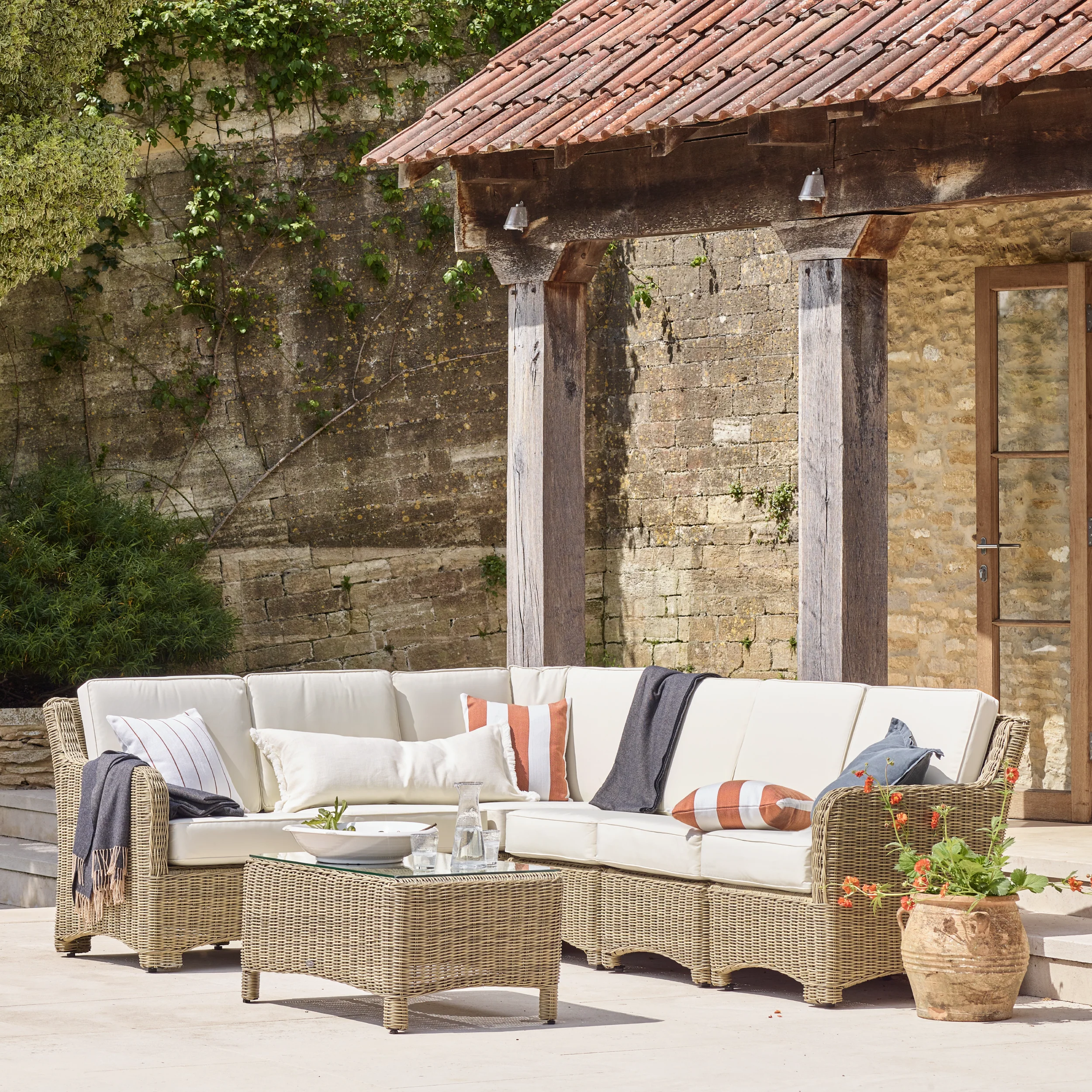 Compton Modular Wicker Garden Sofa - Image 9