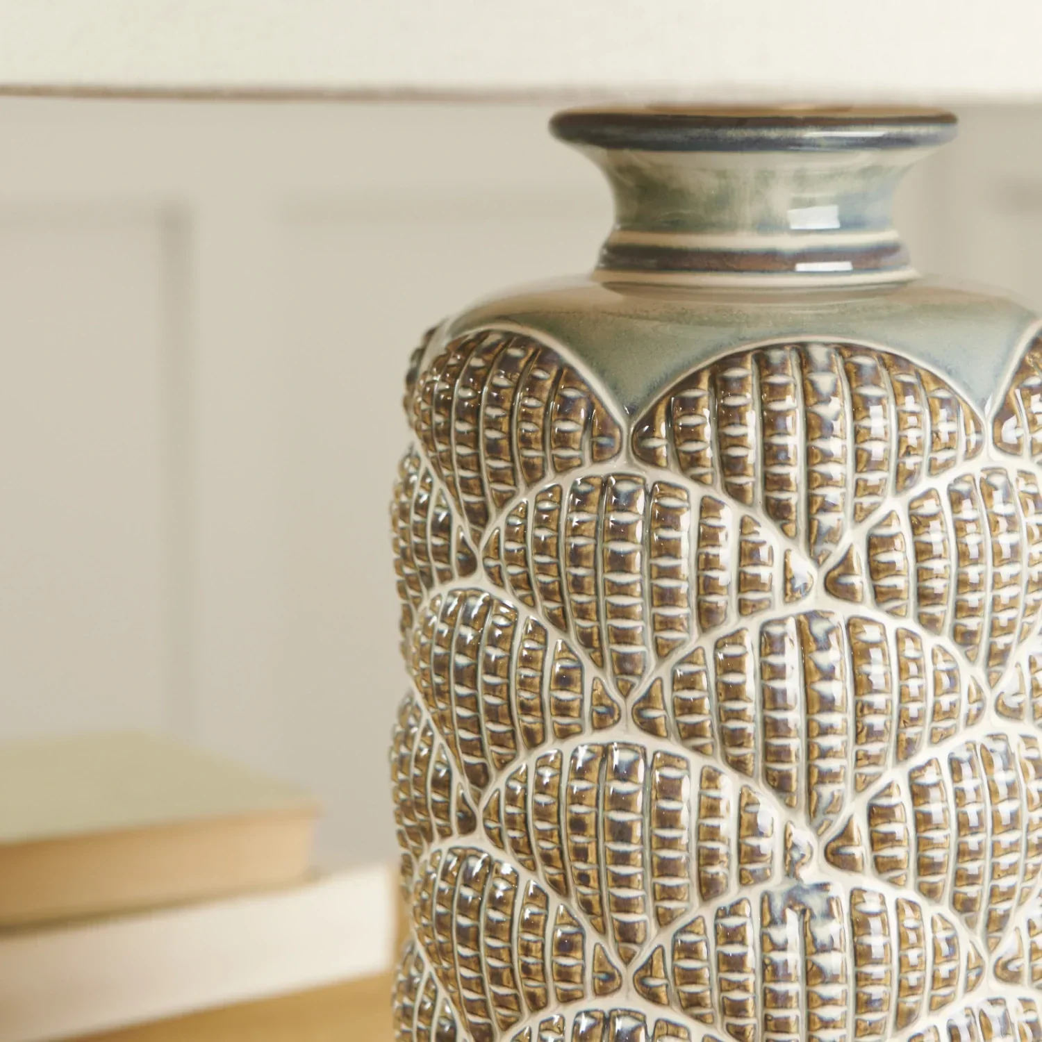 Dune Small Ceramic Table Lamp - Image 3