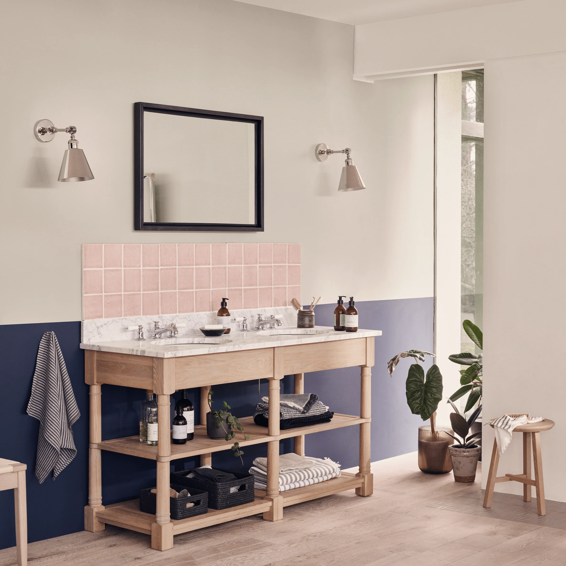 Edinburgh Undermount Open Washstand - Image 12
