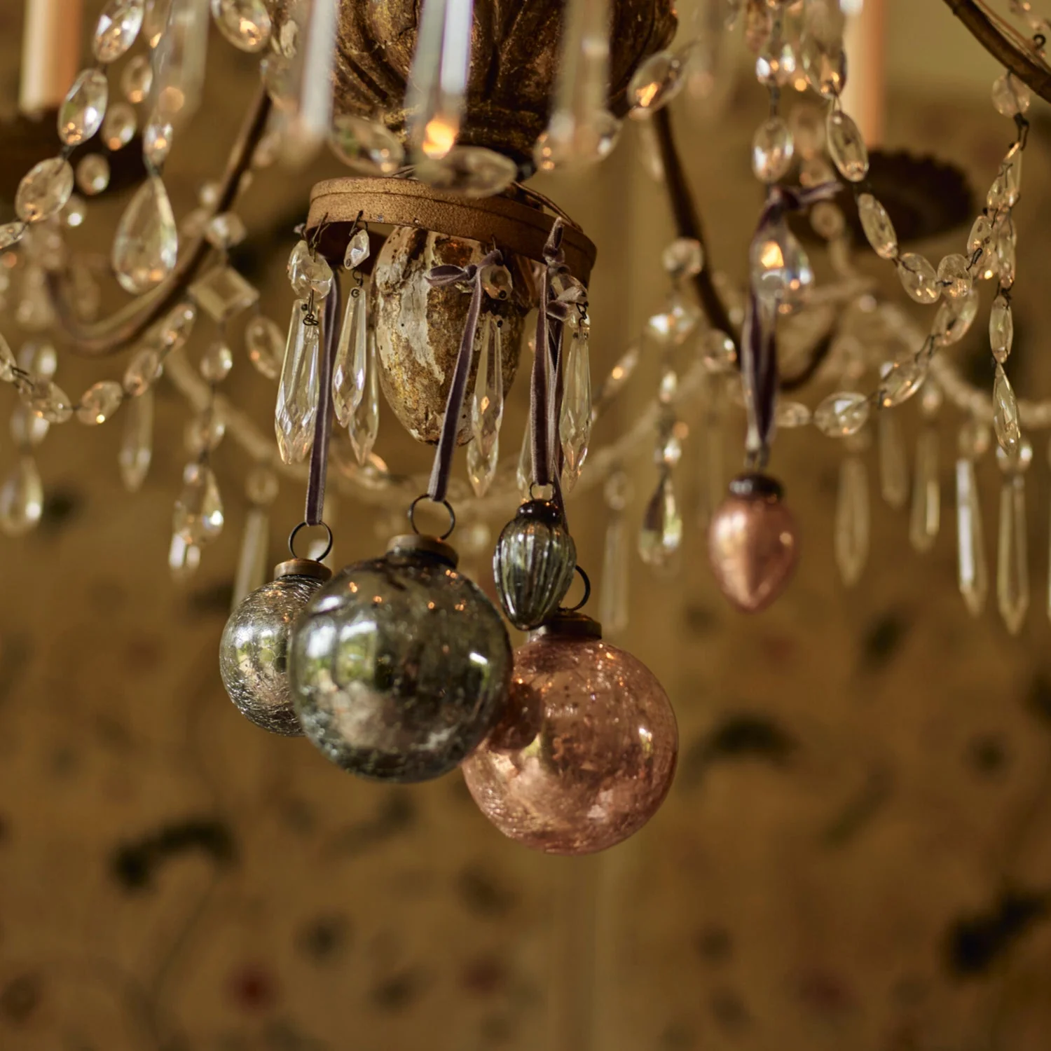 Elderfield Crackle Bauble - Small - Rose - Image 3