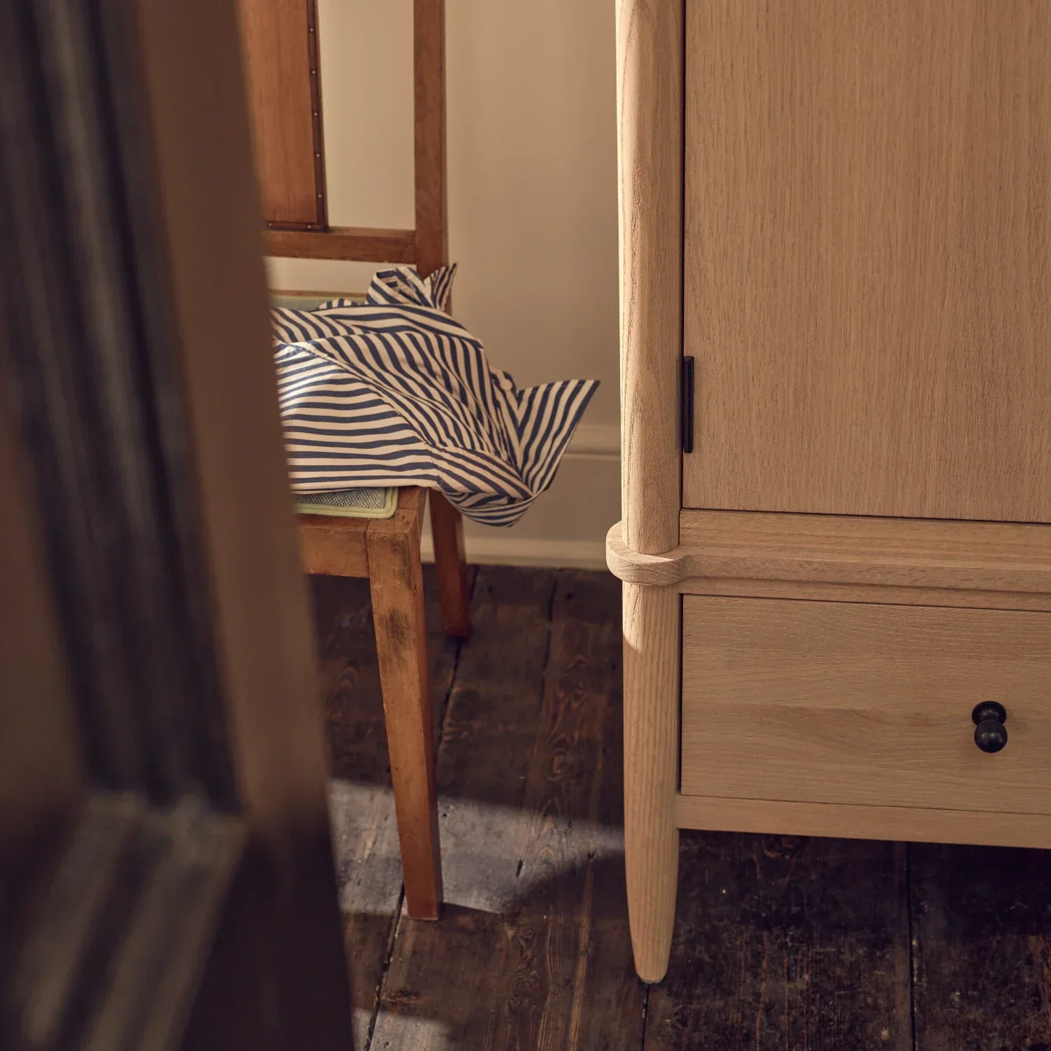 Frome Double Oak Wardrobe, 103cm - Image 4