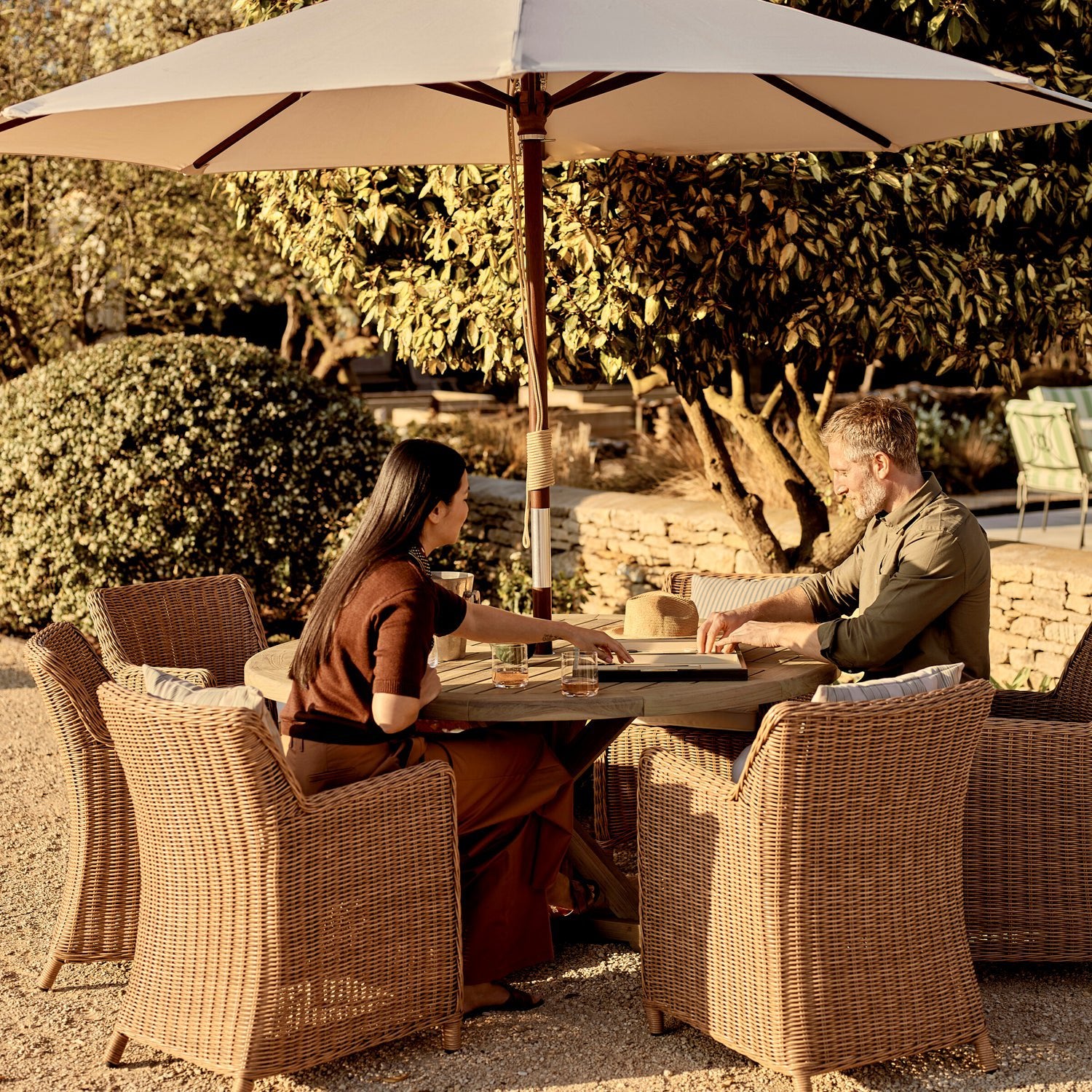 Harmondsworth 6 Seater Round Teak Garden Dining Table Set with Stanway Honey Carver Chairs - Image 3