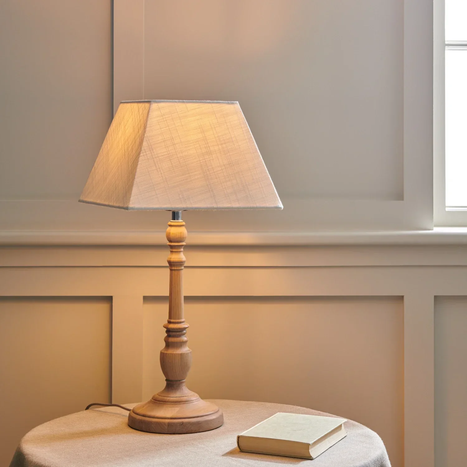 Highgate Small Oak Table Lamp - Image 11