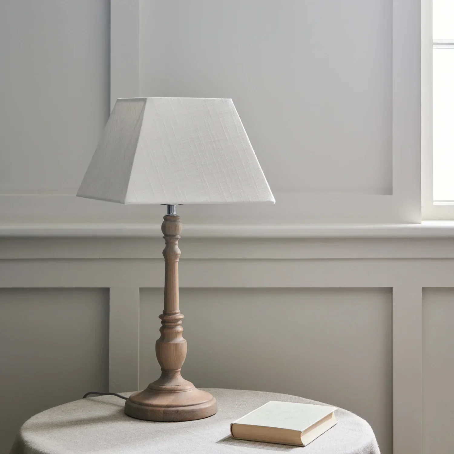Highgate Small Oak Table Lamp - Image 12