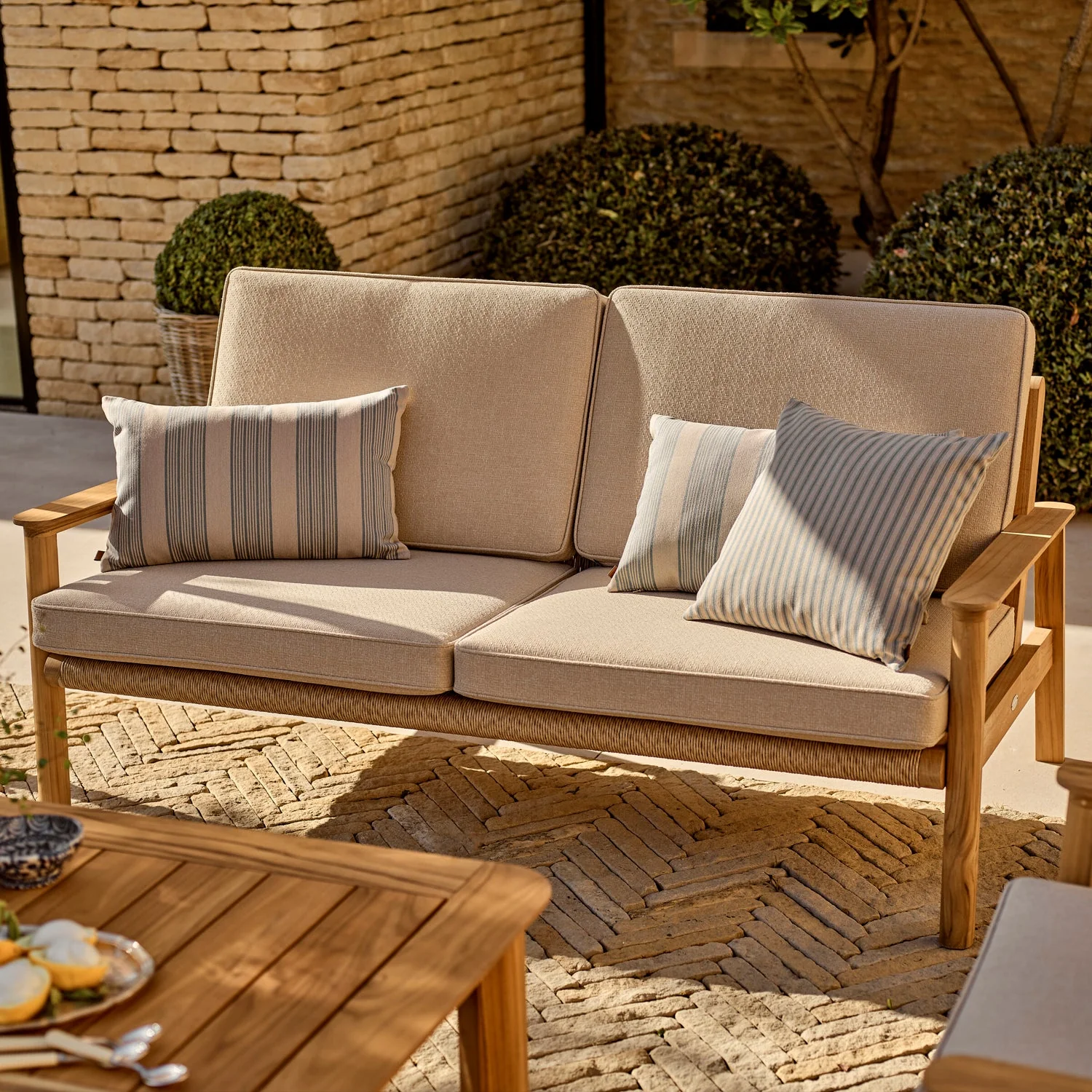 Kew 4 Seater Teak Garden Sofa Set with Coffee Table - Image 3