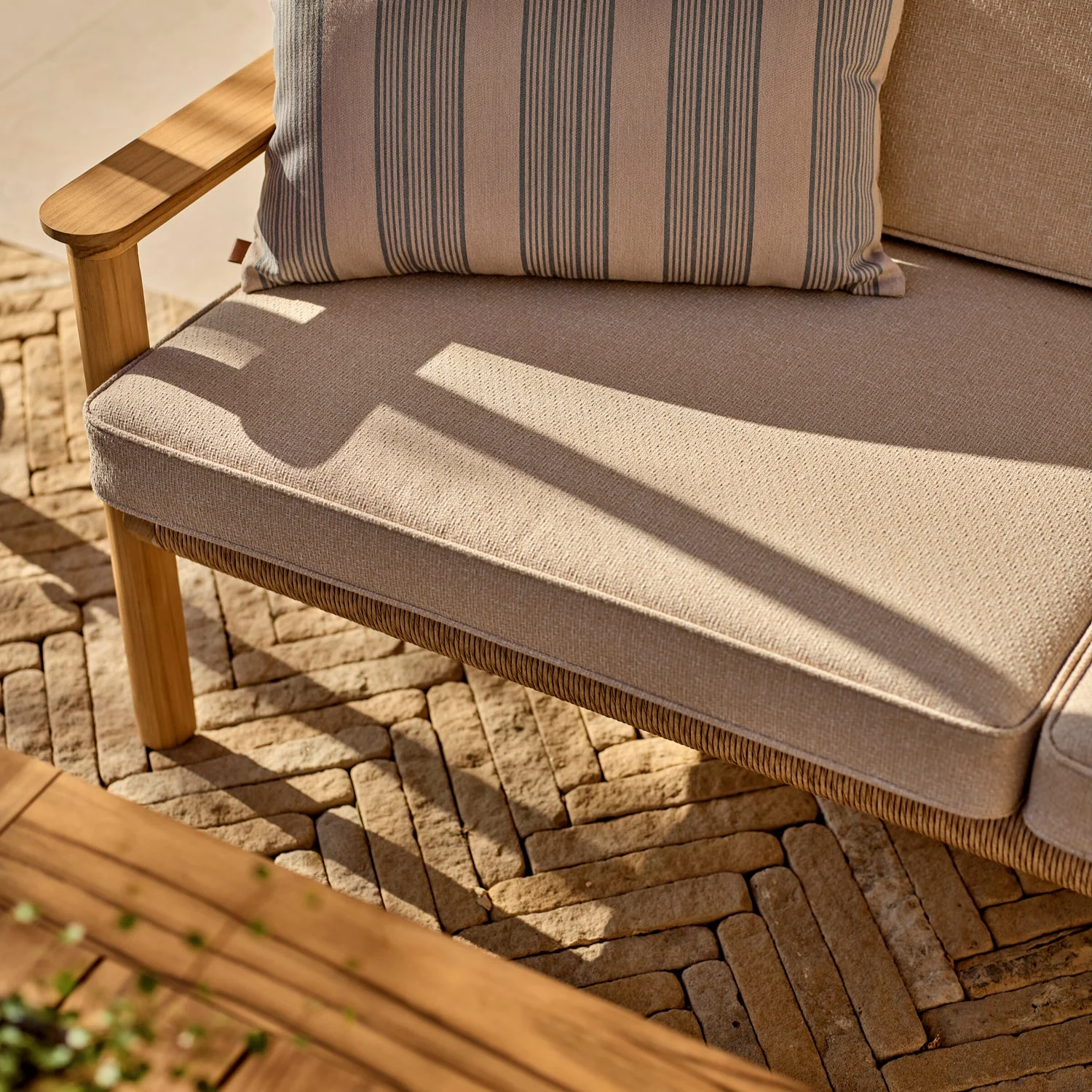Kew 4 Seater Teak Garden Sofa Set with Coffee Table - Image 5