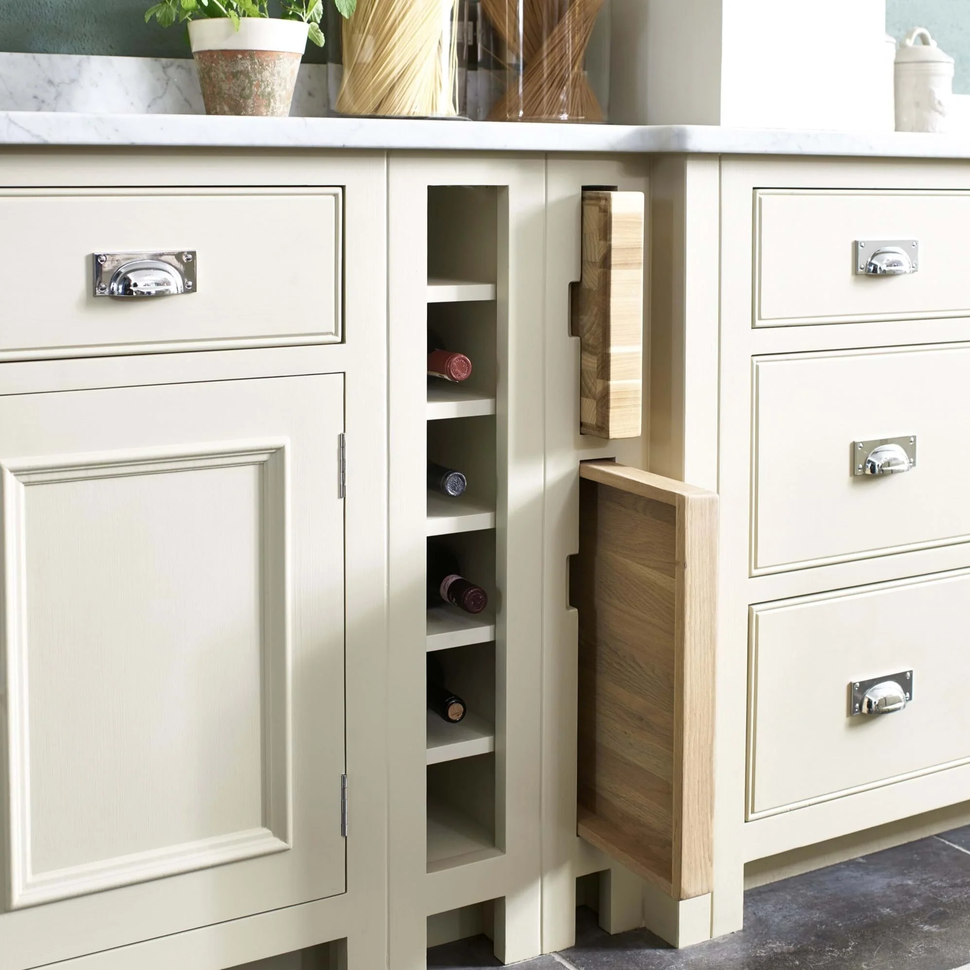 Old Chalk Paint - Image 2