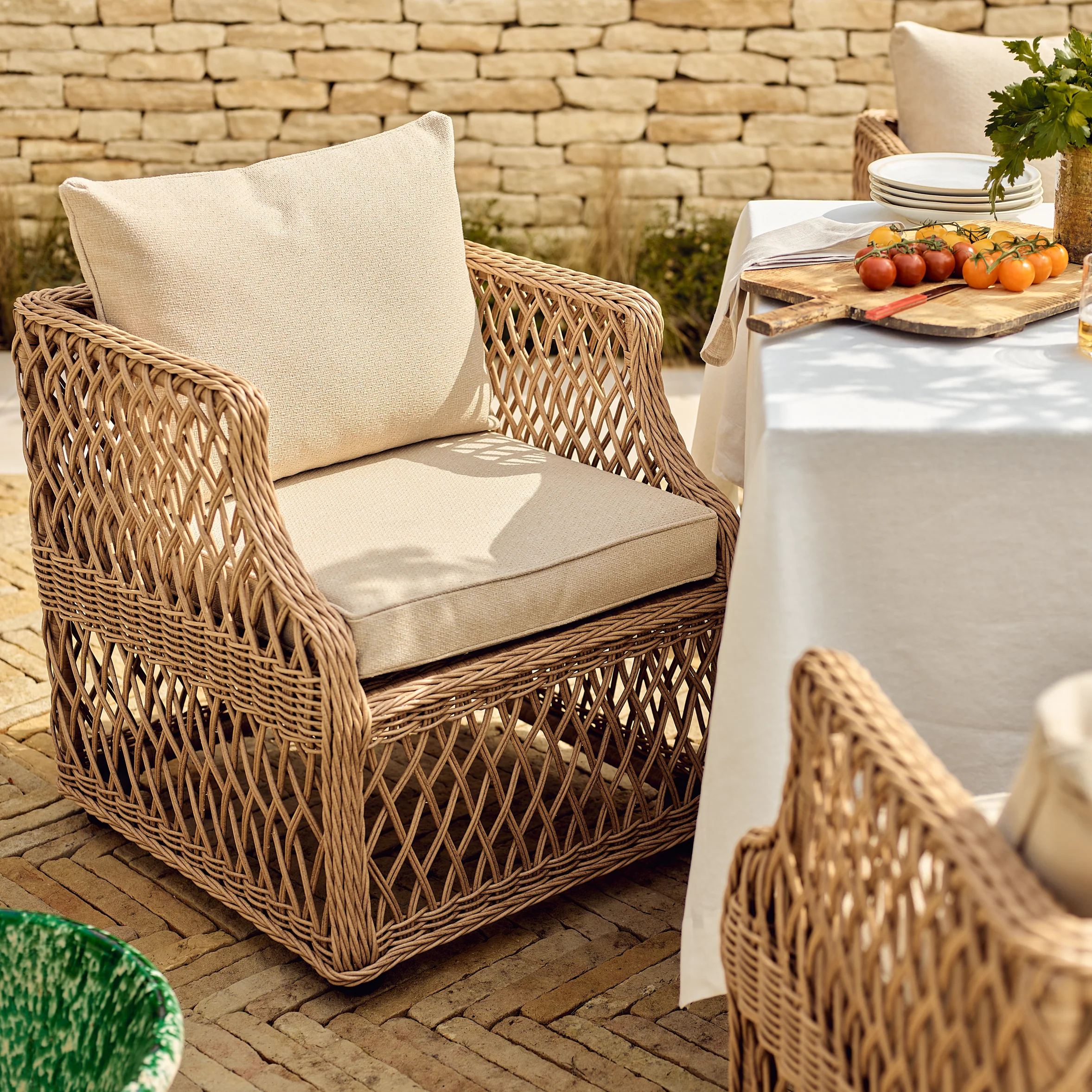 Pembrey 8 Seater Teak Garden Dining Table Set with Longmeadow Carver Chairs - Image 4