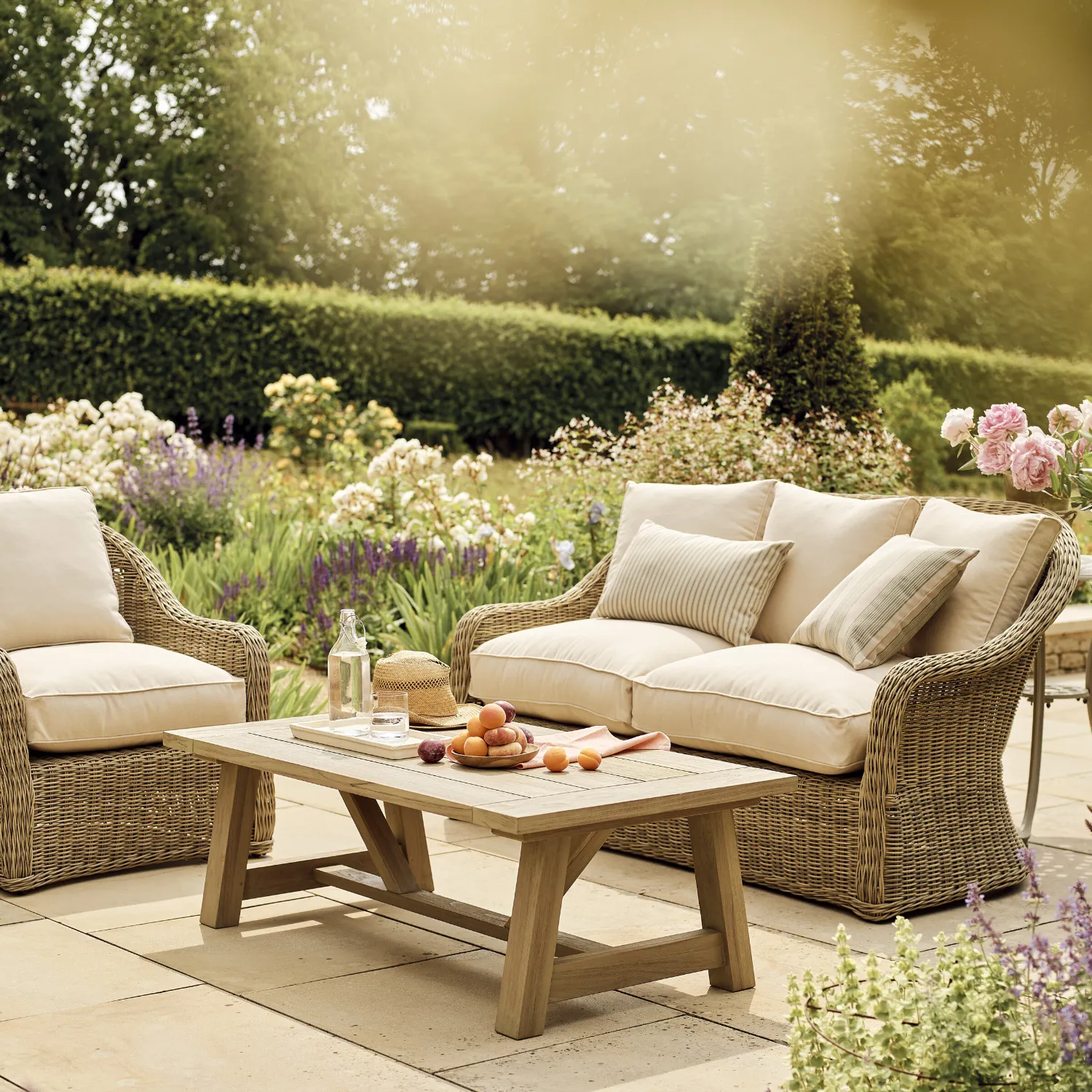 Purbeck 2 Seater Wicker Garden Sofa - Image 5