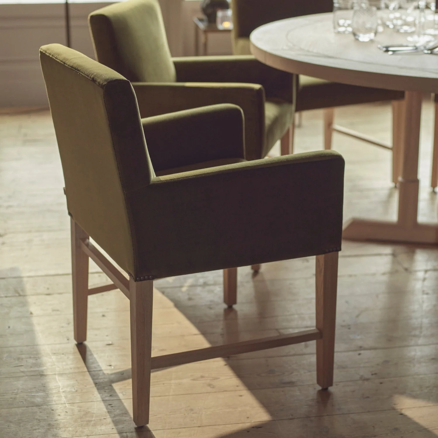 Shoreditch Carver Chair - Image 3