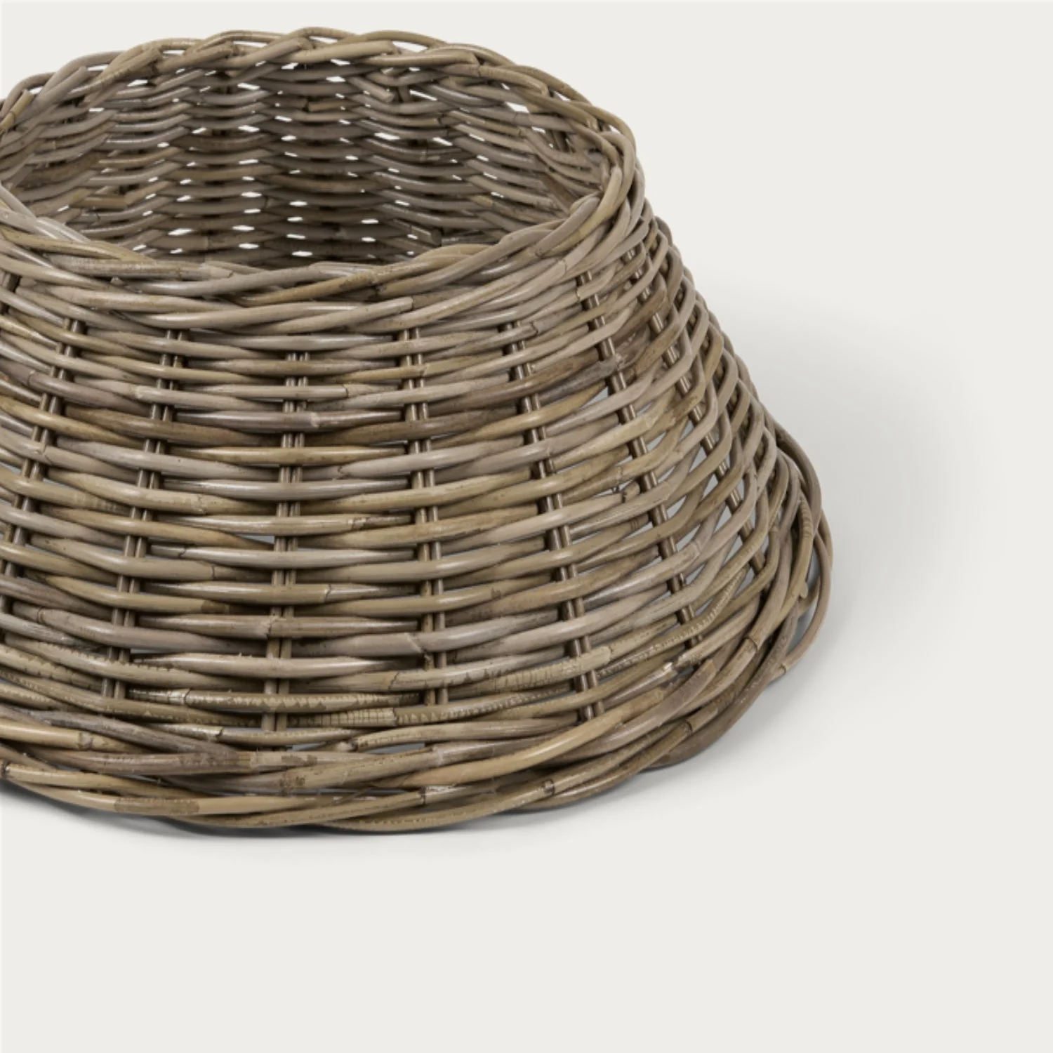 Silverton Rattan Tree Skirt - Image 6