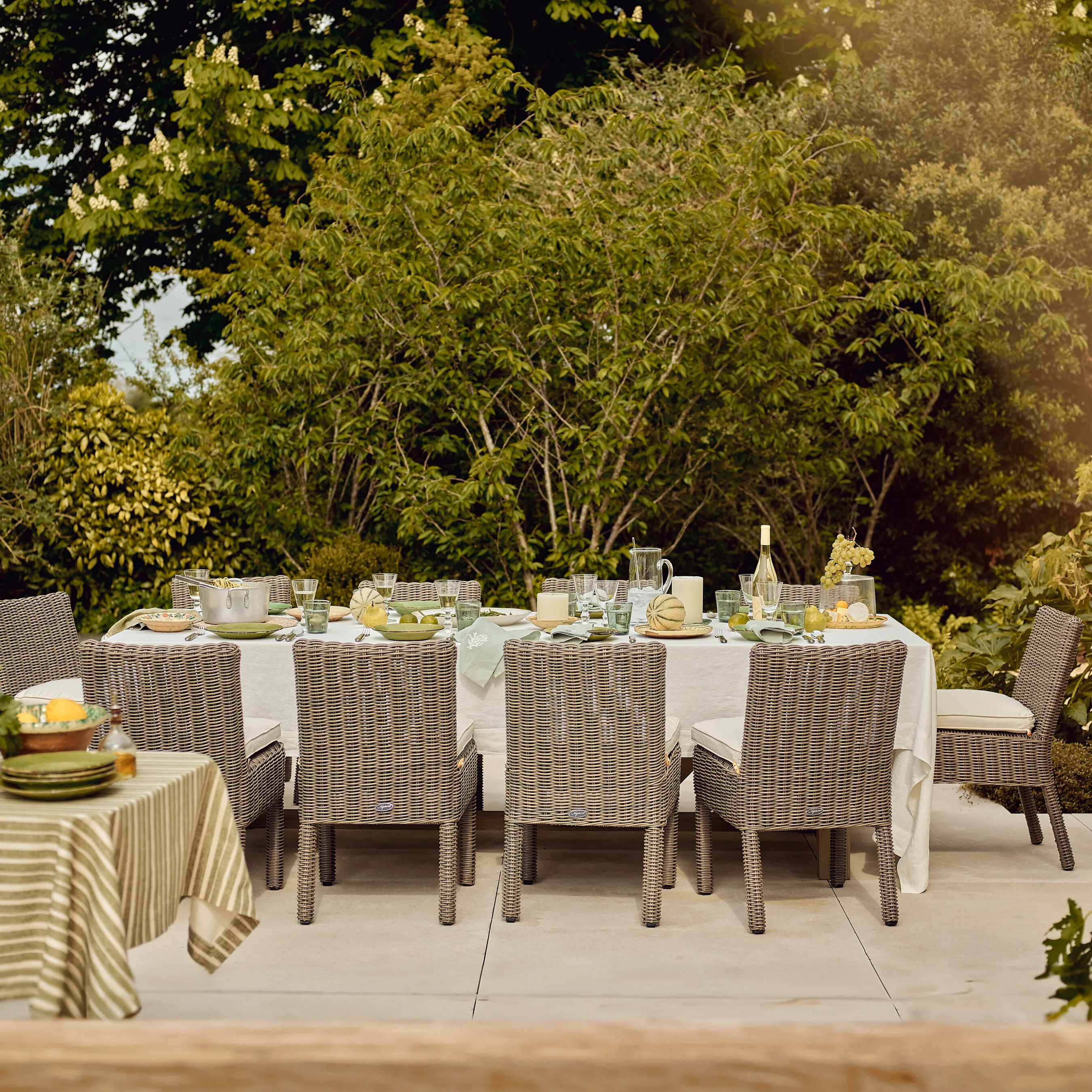 Stanway 10 Seater Teak Garden Dining Set with Toulston Chairs - Image 2
