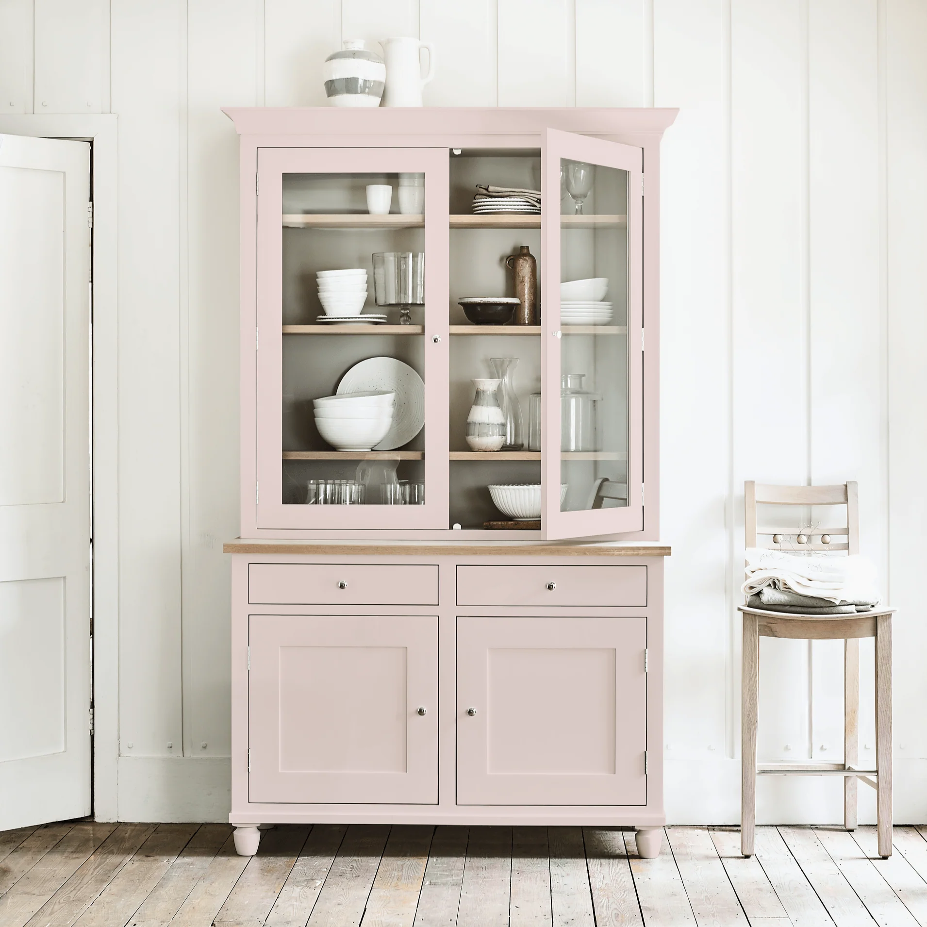 Suffolk Contemporary Dresser - Image 17