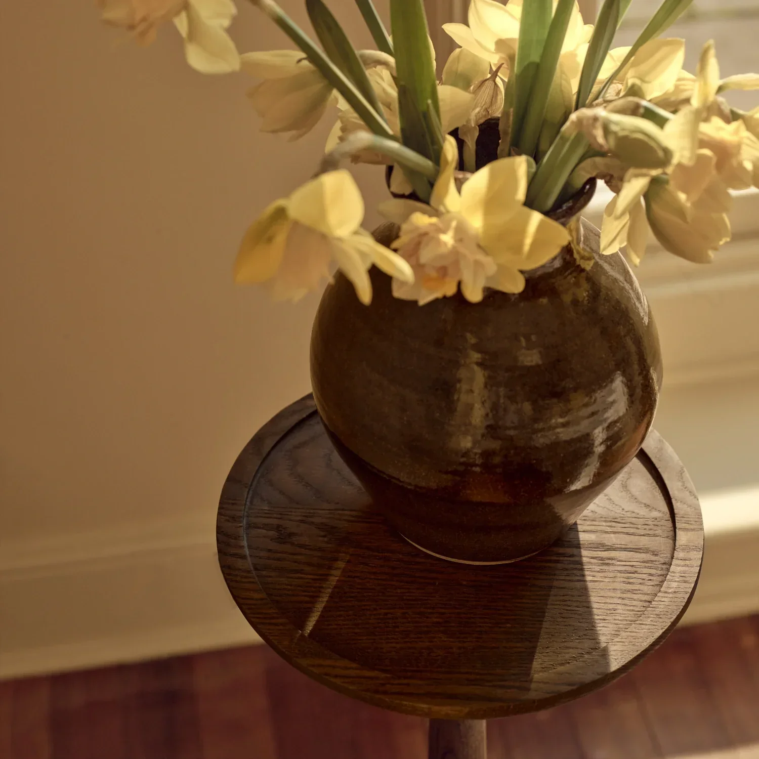 Thornbury Oak Plant Stand, Darkened Oak - Image 3